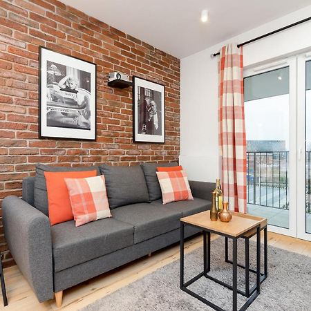 Movie Jacuzzi Apartment At The Main Station By Noclegi Renters Краків Екстер'єр фото