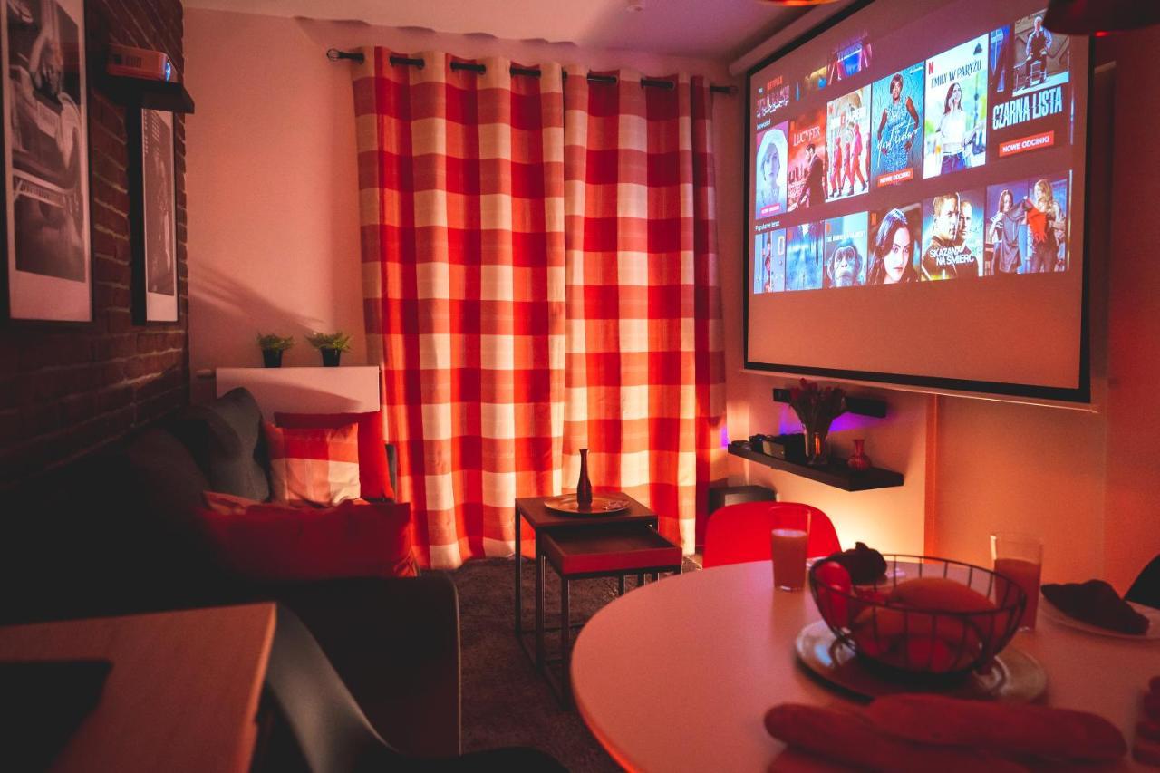 Movie Jacuzzi Apartment At The Main Station By Noclegi Renters Краків Екстер'єр фото