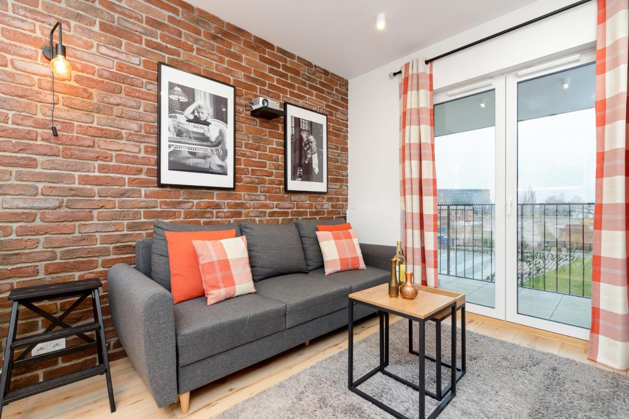 Movie Jacuzzi Apartment At The Main Station By Noclegi Renters Краків Екстер'єр фото